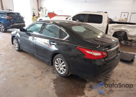 2017 Nissan Altima 2.5 S z USA, uszkodzony, nr VIN 1N4AL3AP1HC226332